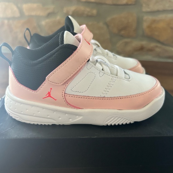 Kids Jordan Max Aura 3 - Picture 4 of 9